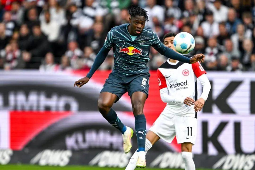 补强后防！曝曼联盯上德甲1米96巨塔 考虑冬窗先租后买